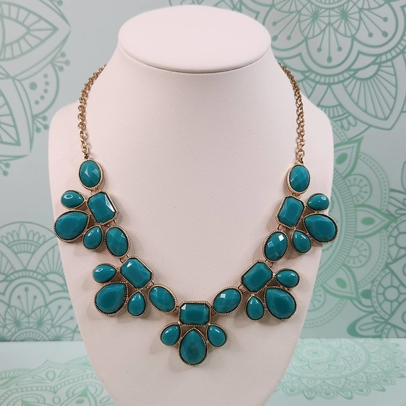 Jewelry - 5/$20 Bundle deal - Teal Green Necklace